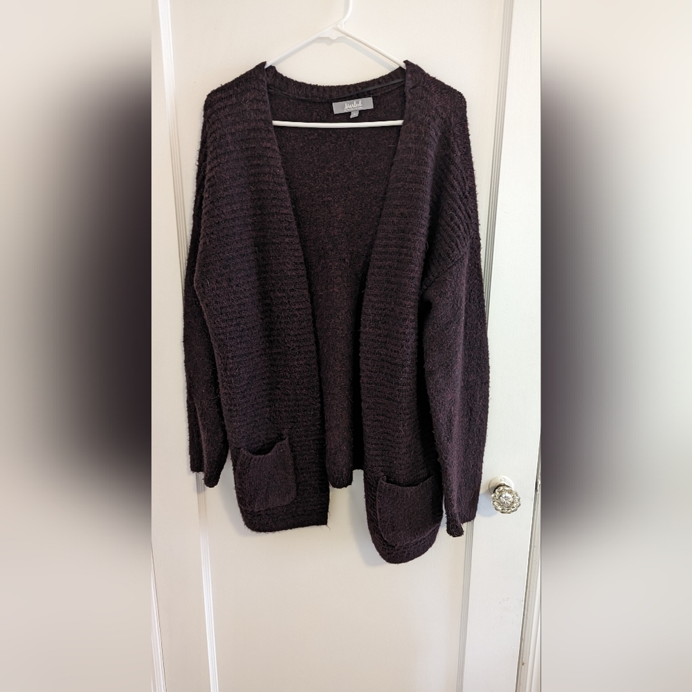 Oversize maroon cardigan with pockets